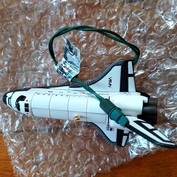Space Shuttle Magic Stringer Light Hallmark Collectible Christmas Orname… - Picture 5 of 6